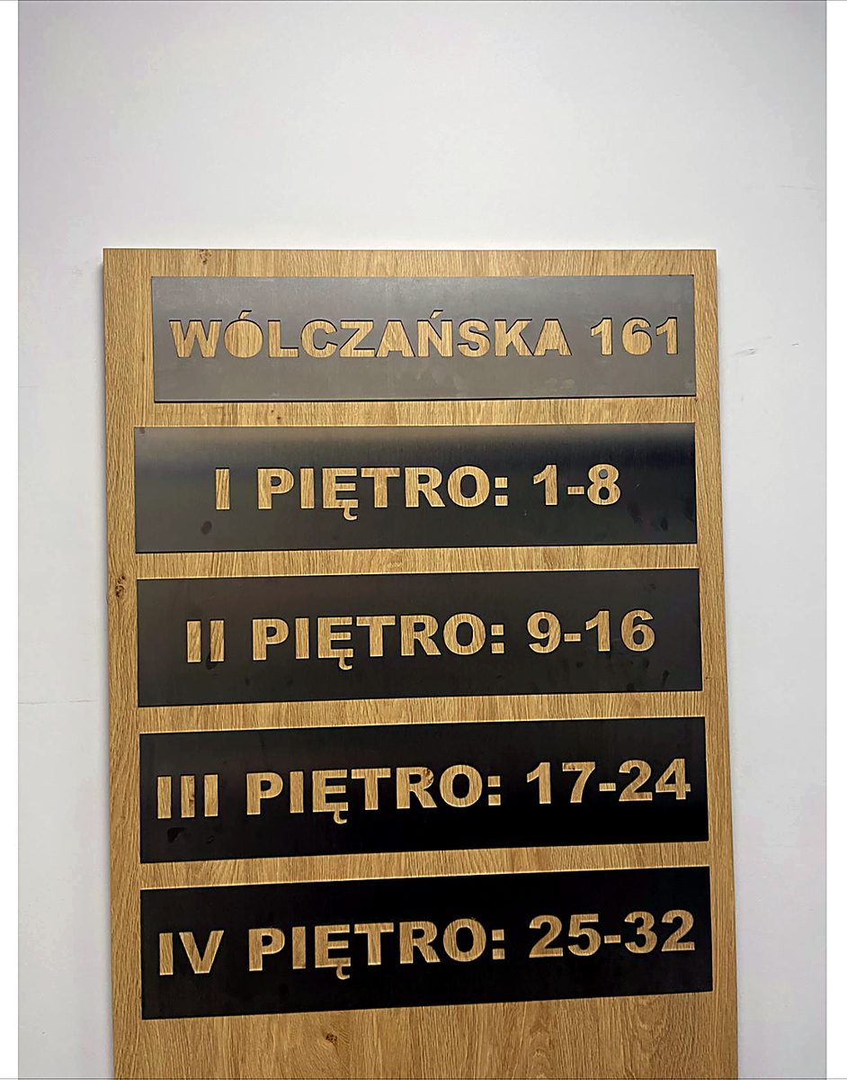 Tabliczki informacyjne dla dewelopera wycinane laserowo